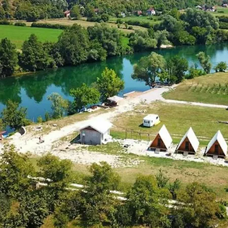 Kuca Za Odmor Krnjaic,porodicni Kamp Apartman Novi Grad